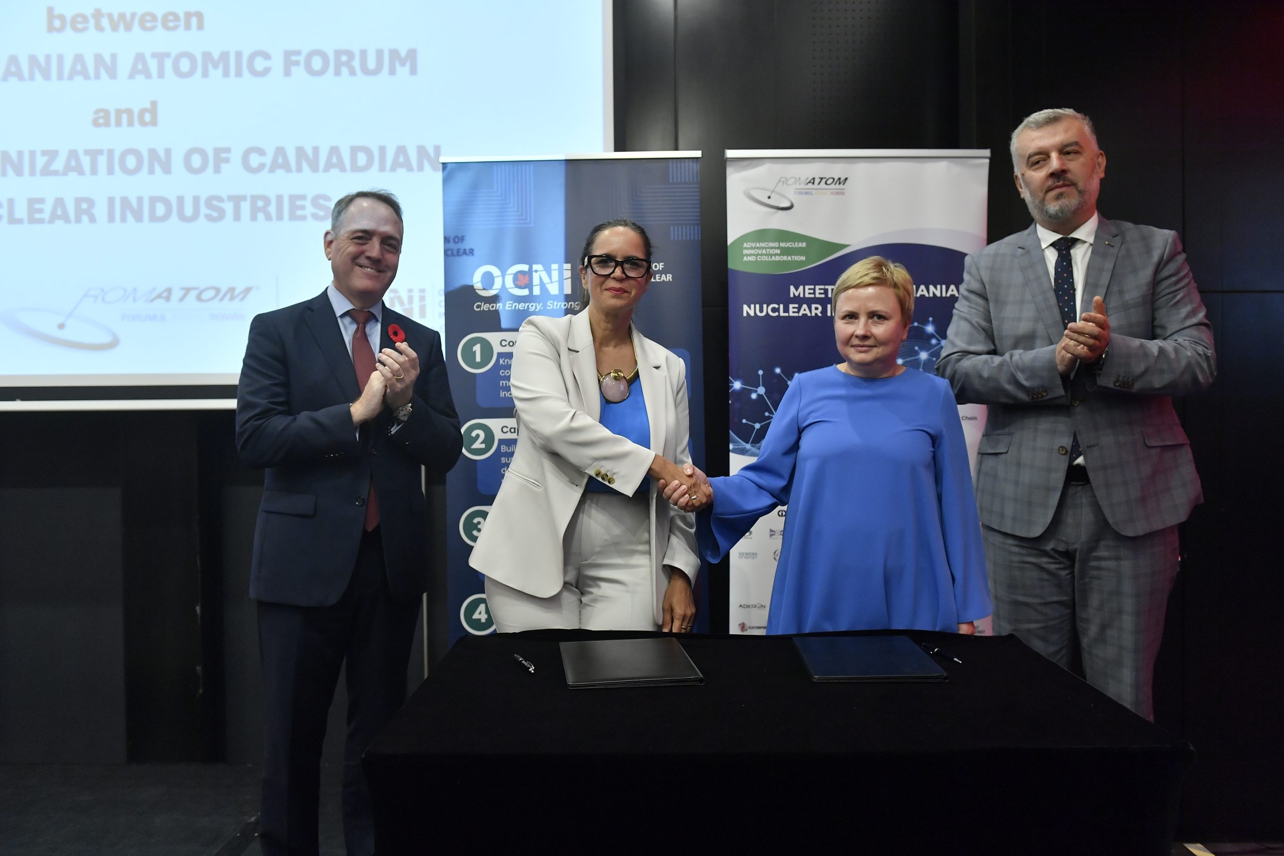 Corina Truică, Președinte ROMATOM, și Ivette Vera-Perez, President & CEO OCNI, după semnarea Memorandumului